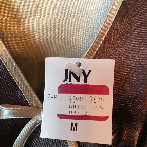 Lingerie - Picture 3 of 6